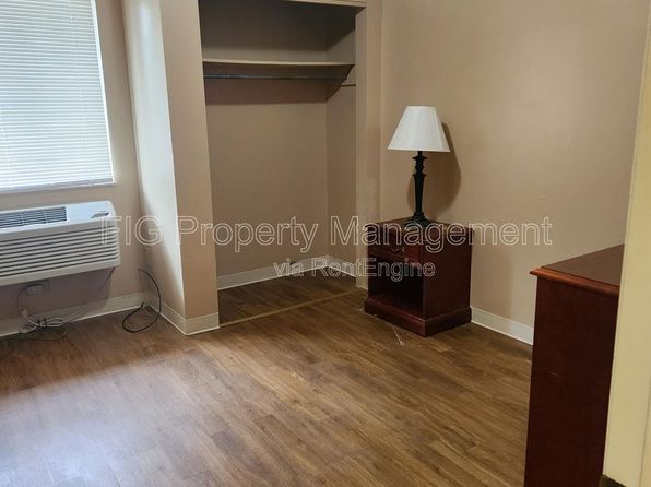 1913 Cedar Dr #2