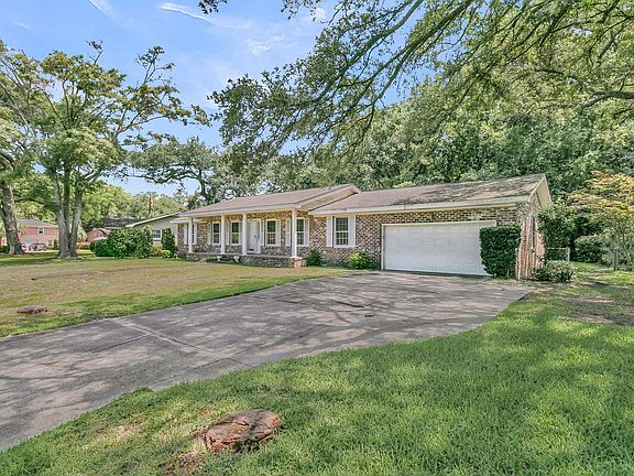 4th image of 1351 Winchester Dr