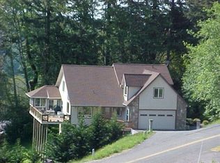 16762 Thopmson Rd, Brookings, OR 97415