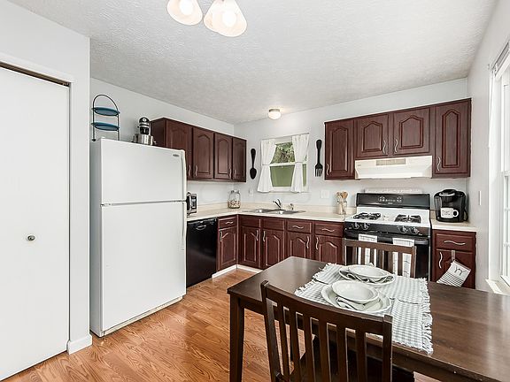 3rd image of 1794 Lone Prairie Dr