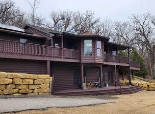 21575 Jones Branch Rd, Mineral Point, WI 53565