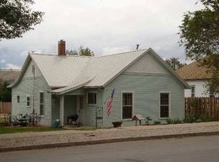 710 W Maple St, Rawlins, WY 82301