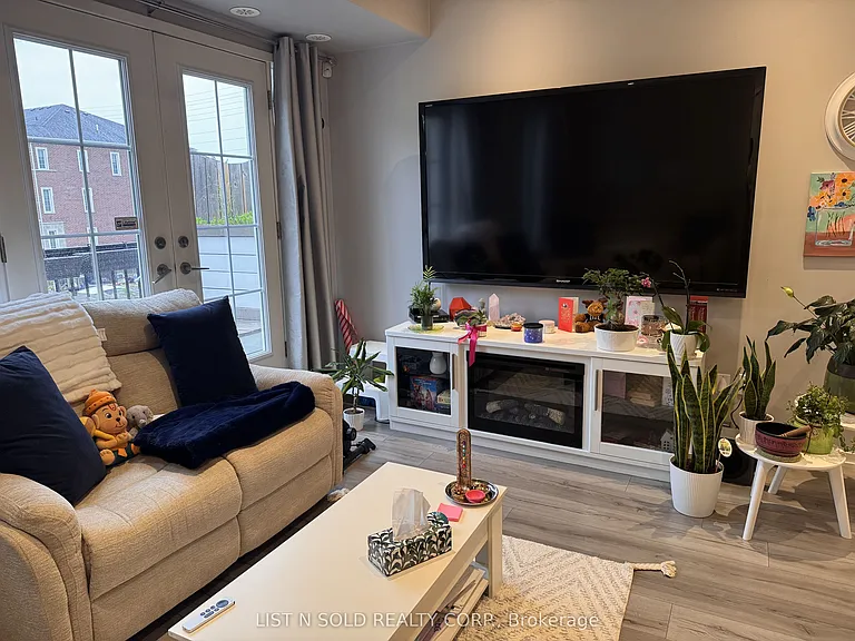 26 Bruce St #A15 — Photo 7