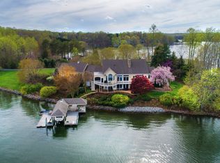 128 Freeboard Dr, Moneta, VA 24121
