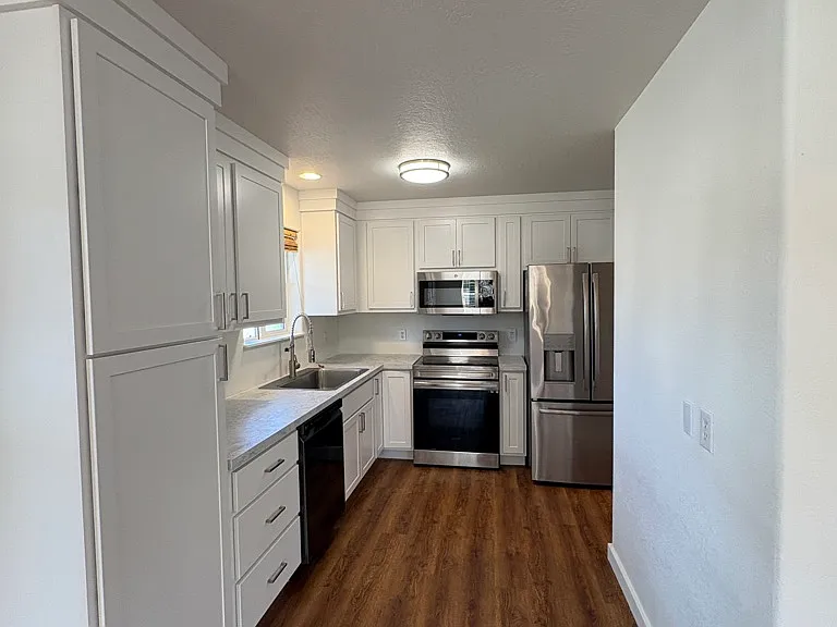 2029 W Kent Ave — Photo 5