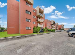 412-8095 NW 8th St #412, Miami, FL 33126