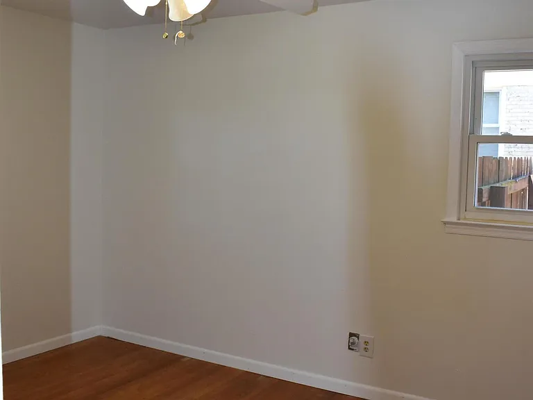 735 Old Edgefield Rd — Photo 13