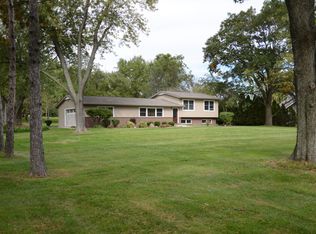 7814 Hillside Rd, Crystal Lake, IL 60012