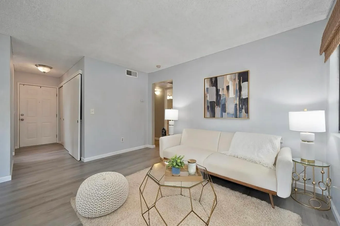 7445 Auburn Oaks Ct — Photo 2