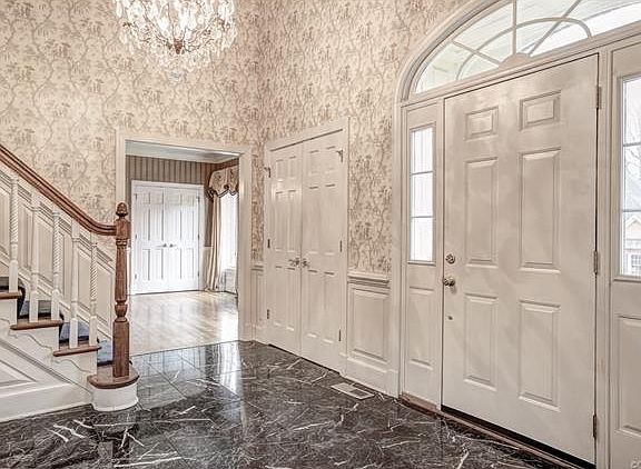 4th image of 5604 Saint James Ct