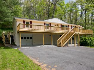 1123 Lakeview Dr, Cross Junction, VA 22625