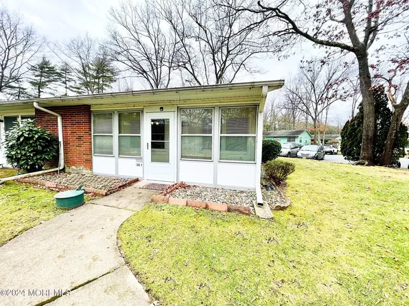136F Farrington Court, Lakewood, NJ 08701