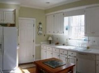 203 Nuttree Ln, Chapel Hill, NC 27516