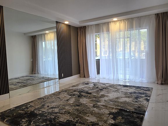 3rd image of 450 NW 20th St APT 103