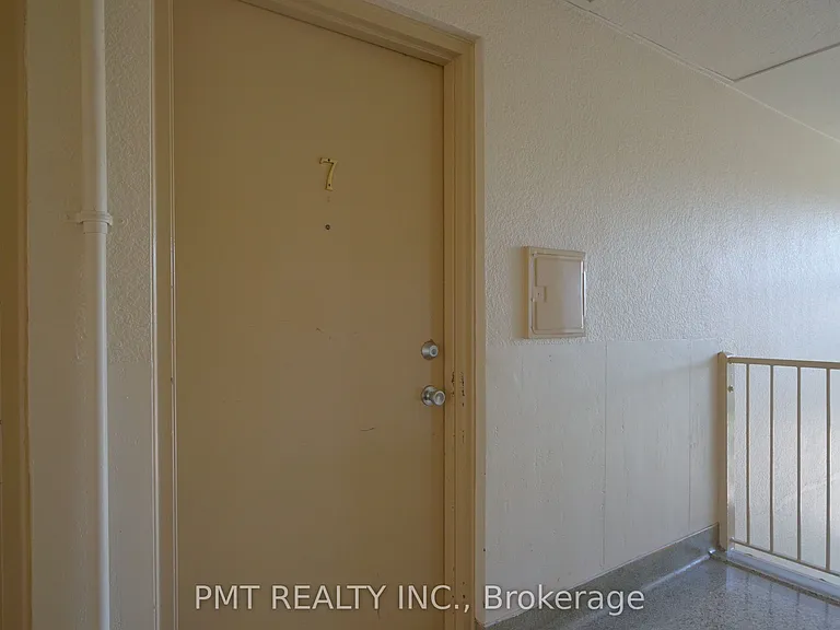137 Brookhaven Dr #7 — Photo 25