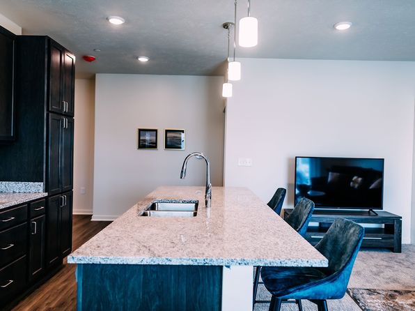 527 Irving St #307