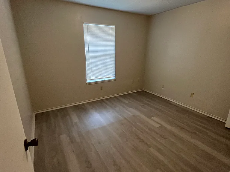 1048 Oregon Ave #B — Photo 11