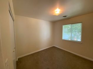 5543 E Burnside St APT B, Portland, OR 97213