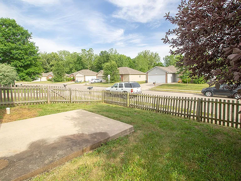 1401-1403 Bodie Dr — Photo 62