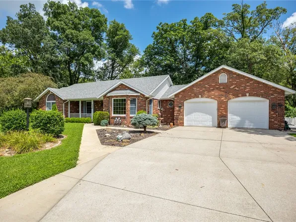 2310 N Raney St, Effingham, IL 62401