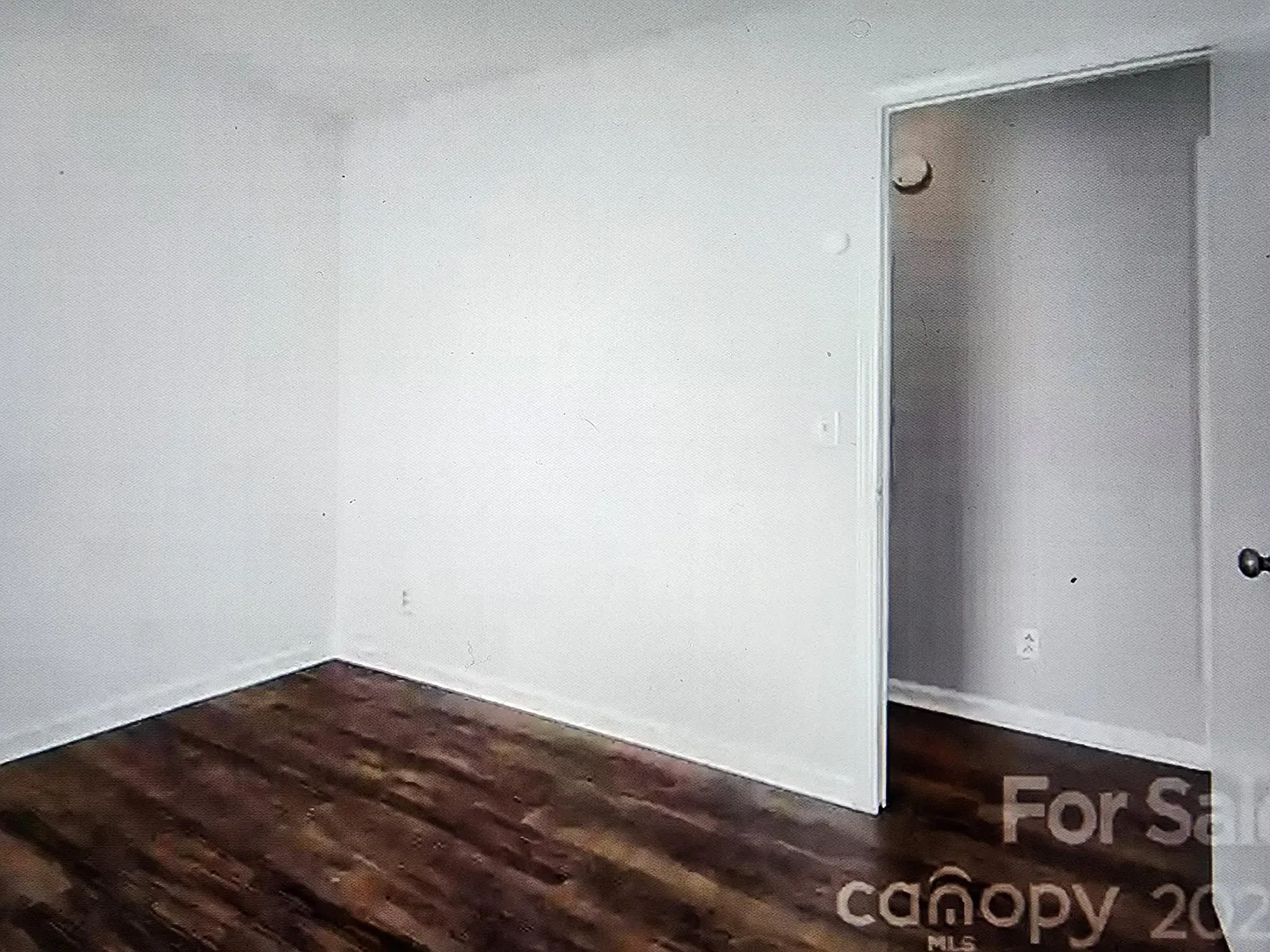 2 bed, 1050 sqft, $1,400 — Photo 4
