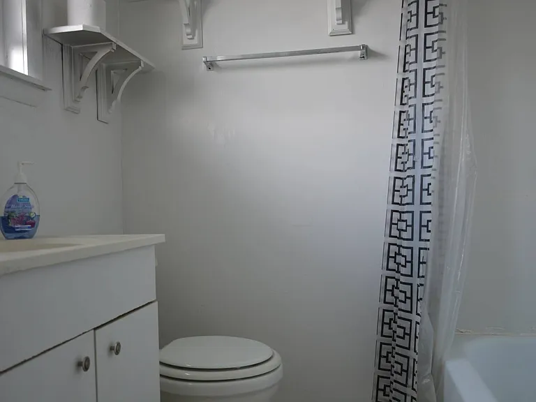 2 Western Ave — Photo 8