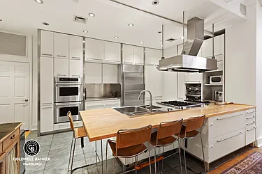 Rented by Coldwell Banker Warburg