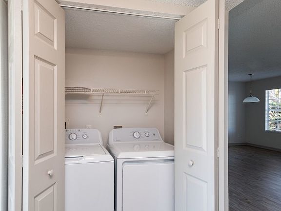 3rd image of 1600 Wellesley Cir #72-05