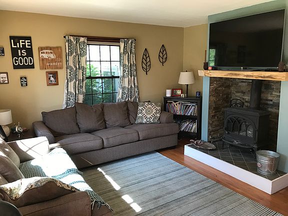 4th image of W247N7899 Sharon Dr