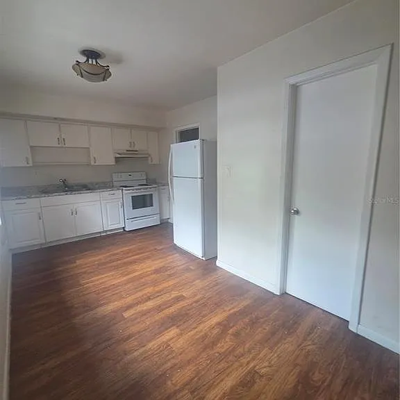 572 Bell Ave — Photo 2