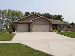 24 W Gailen Ln, Milton, WI 53563