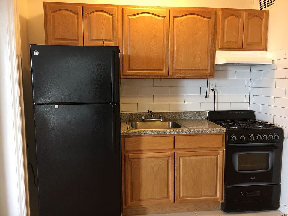 1st image of 2300 Kings Hwy APT 1B