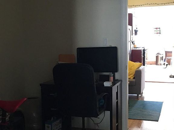 3rd image of 230 Suydam St APT 2L