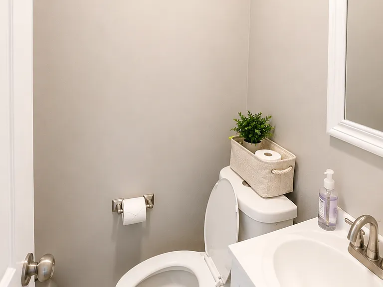 2835 Ithaca St — Photo 12