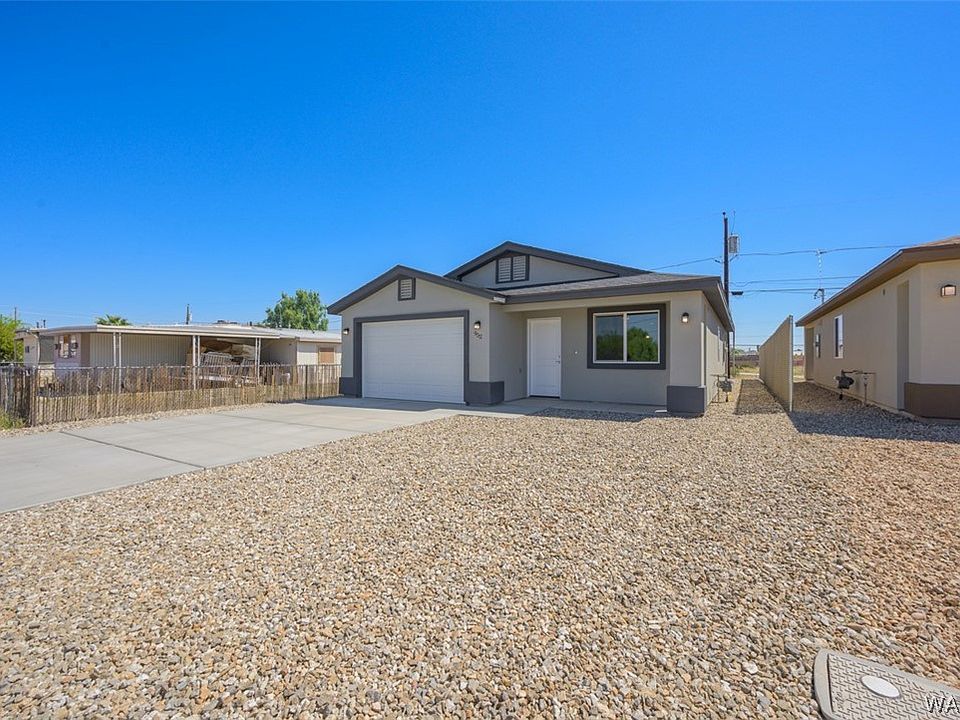 1st image of 952 Sandy Beach Drive