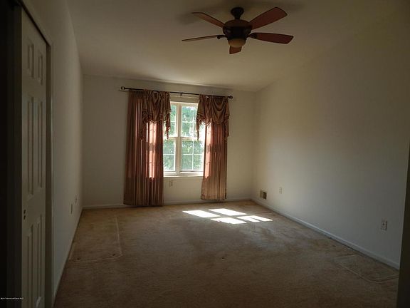 5th image of 20 Chimney Ct #167