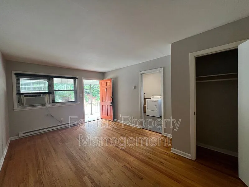 2 bed, 1.0 bath, 850 sqft, $1,195 — Photo 3