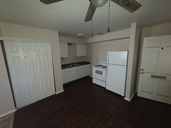 2nd image of 1165 Bishop Dr #B