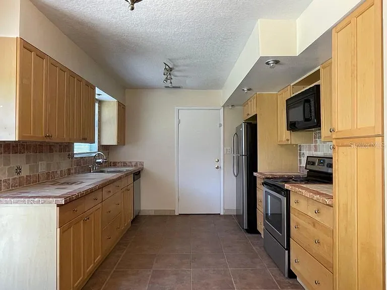 512 Galloway Ave — Photo 3