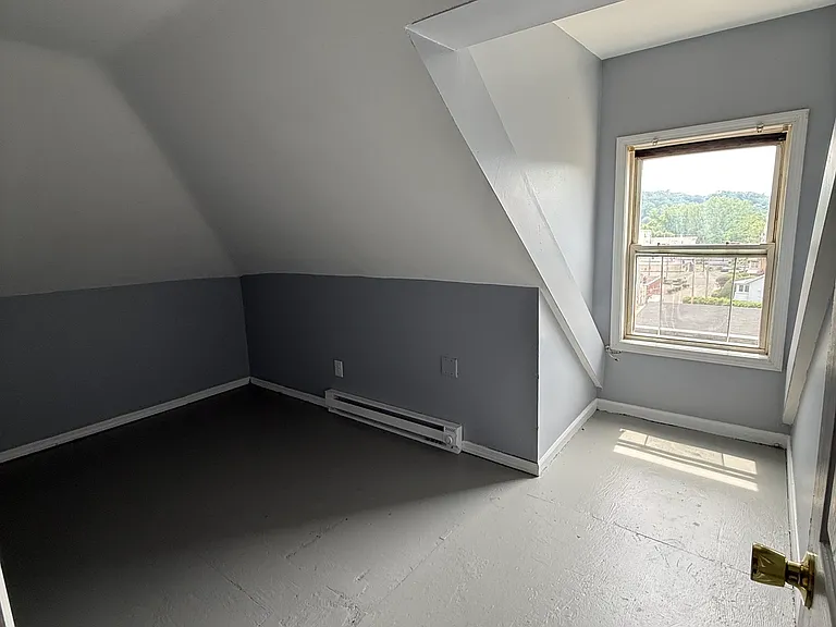 44 Gilbert St — Photo 15