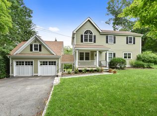 21 Dogwood Rd, Mount Kisco, NY 10549