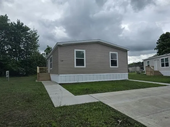 118 E Canyon Dr #47, Hamburg, NY 14075