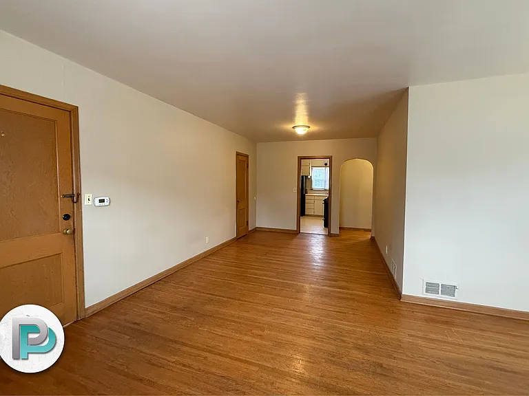 221 2nd St NE #4 — Photo 9