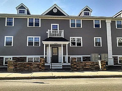 1710 N Main St — Photo 13