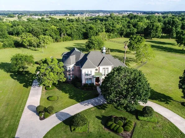 11456 Outpost Cove Dr, Willis, TX 77318