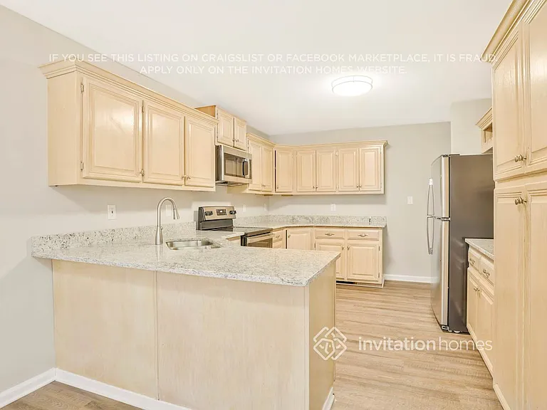 2447 Doubletree Dr NW — Photo 9