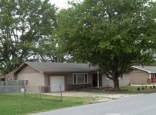 247 N Davis St, Pea Ridge, AR 72751