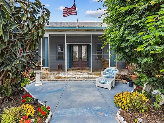 4th image of 18399 Dusty Ln