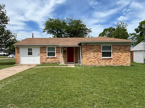 2703 San Diego Dr Photo 1