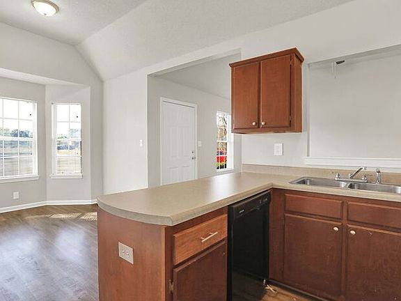 5th image of 1666 Joy Cir